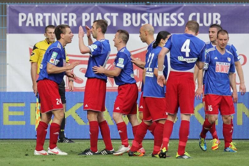 Football. I liga. Piast Gliwice - Dolcan Zabki. 09.05.2012