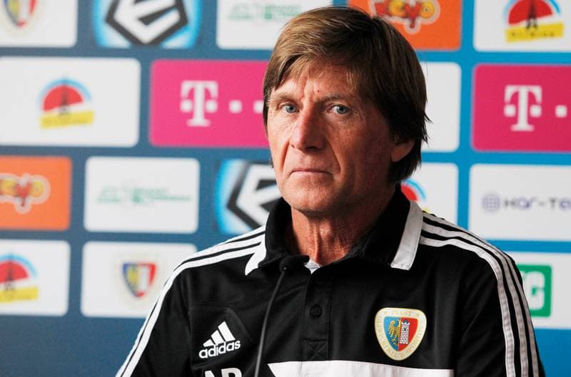 Football. Piast Gliwice. Press Conference. 12.09.2014