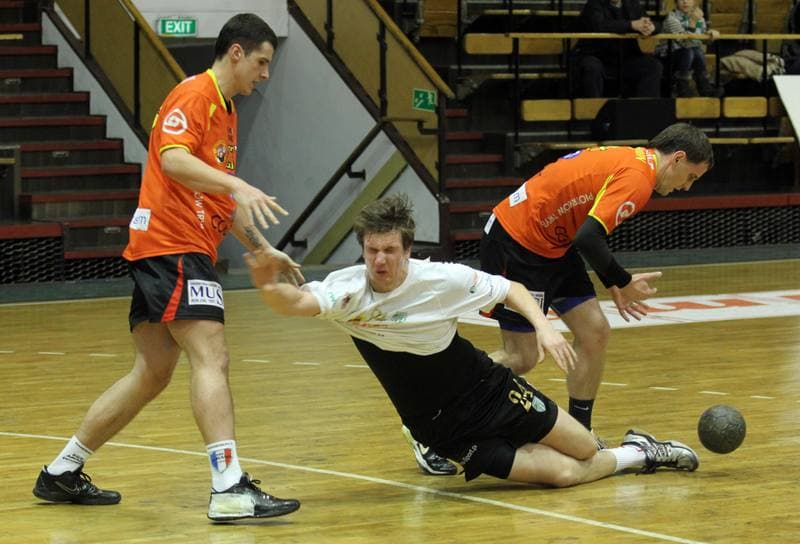 Handball. Noworoczny Turniej Pilki Recznej. NMC Powen Zabrze - Piotrkowianin Piotrkow Trybunalski. 13.01.2012