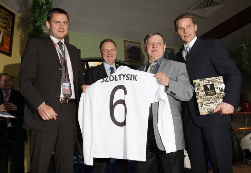Football. Gornik Zabrze. Press Conference. 23.04.2010