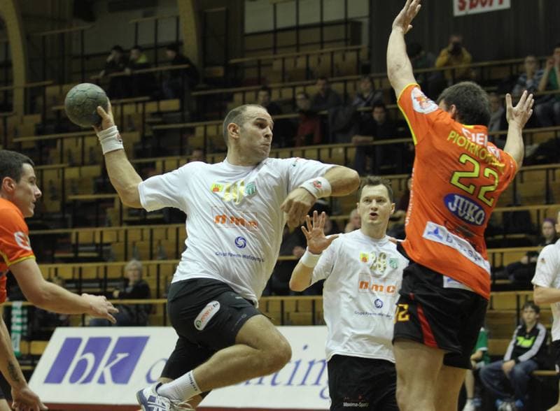 Handball. Noworoczny Turniej Pilki Recznej. NMC Powen Zabrze - Piotrkowianin Piotrkow Trybunalski. 13.01.2012