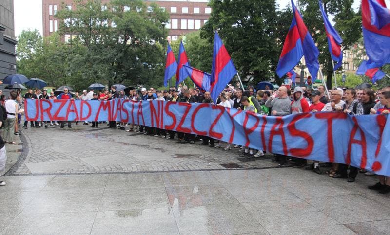 Football. Piast Gliwice. Protest. 14.07.2011