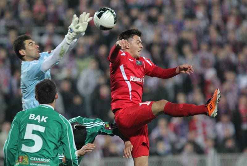 Football. PKO BP Ekstraklasa. Gornik Zabrze - Lechia Gdansk. 15.04.2011