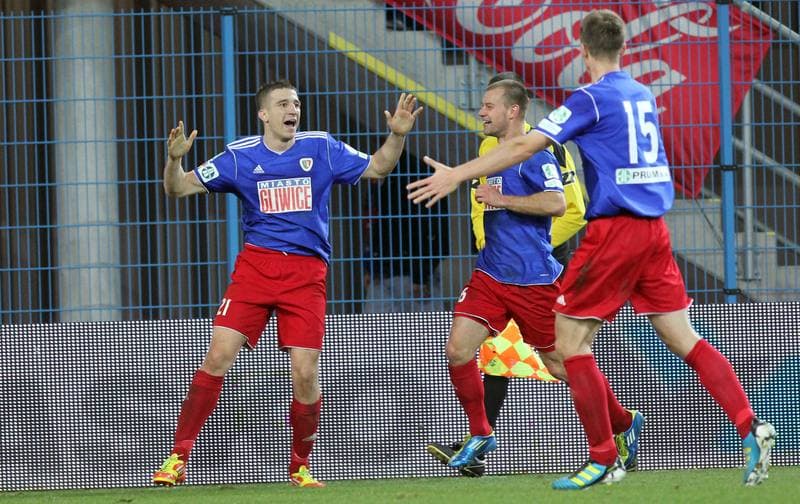 Football. I liga. Piast Gliwice - Sandecja Nowy Sacz. 04.04.2012
