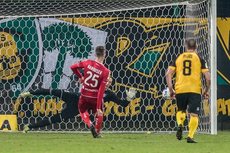 Football. Fortuna I Liga. GKS Katowice - Widzew Lodz. 06.04.2022