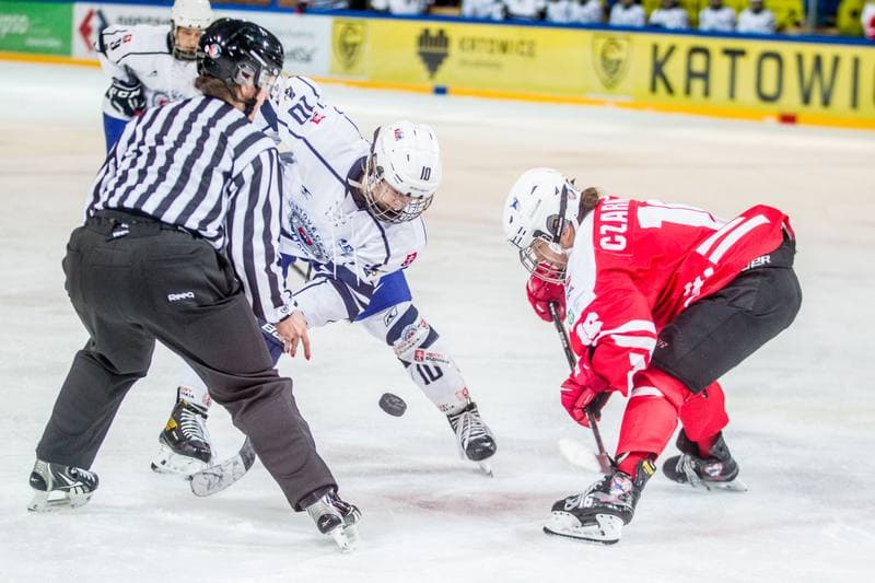 Ice Hockey. EWHL. Polska - SKP Bratislava. 12.12.2021