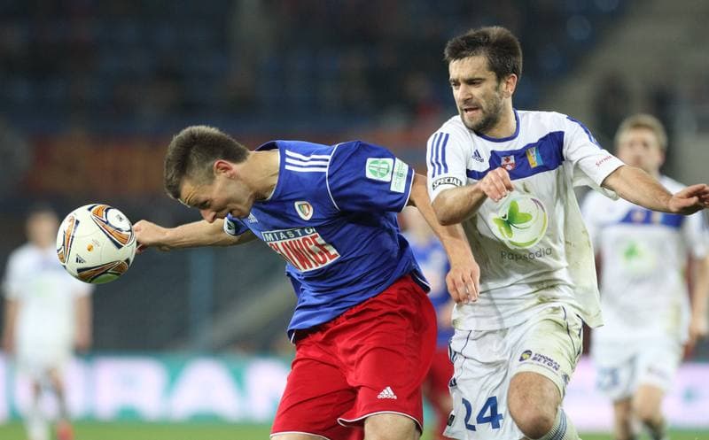 Football. I liga. Piast Gliwice - Olimpia Elblag. 18.04.2012