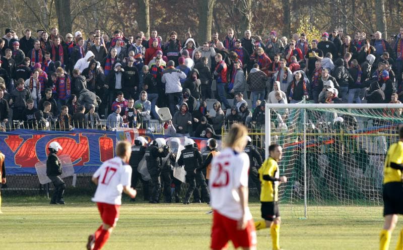 Football. I liga. Ruch Radzionkow - Piast Gliwice. 30.10.2010