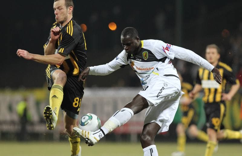 Football. I liga. GKS Katowice - Ruch Radzionkow. 17.03.2012