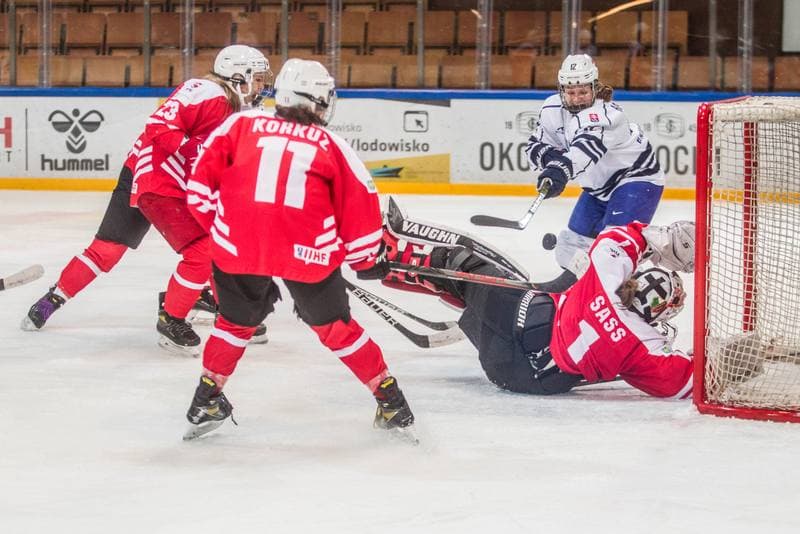 Ice Hockey. EWHL. Polska - SKP Bratislava. 11.12.2021