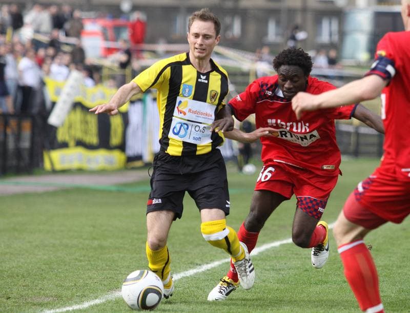 Football. Bytom I liga. Ruch Radzionkow - Odra Wodzislaw Slaski. 17.04.2011