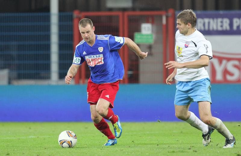 Football. I liga. Piast Gliwice - Kolejarz Stroze. 12.05.2012