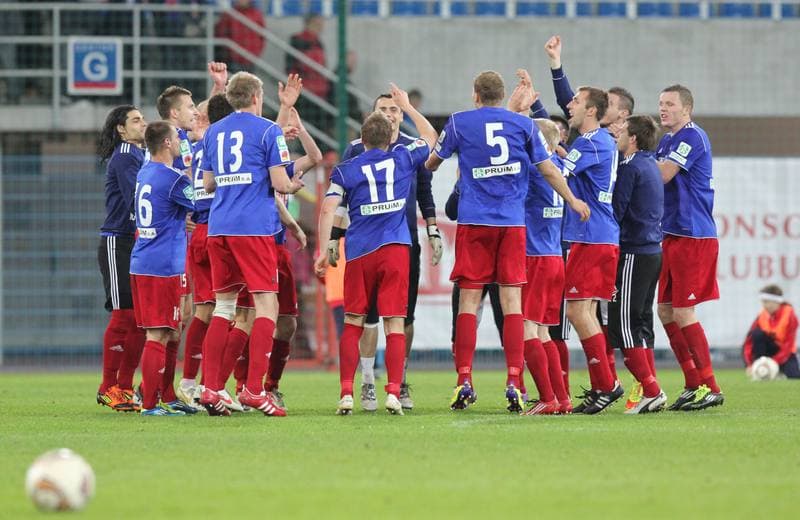 Football. I liga. Piast Gliwice - Kolejarz Stroze. 12.05.2012