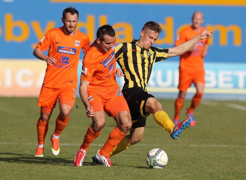 Football. I Liga. Termalica Bruk-Bet Nieciecza - GKS Katowice. 27.10.2013