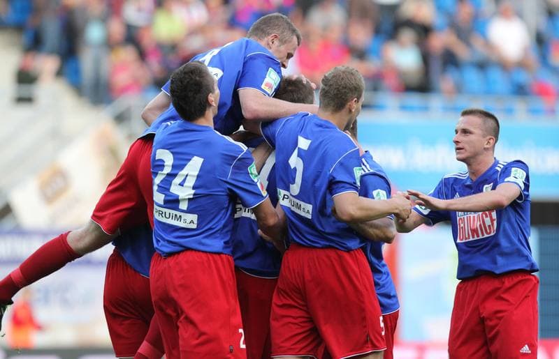 Football. I liga. Piast Gliwice - Dolcan Zabki. 09.05.2012