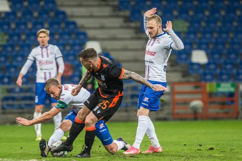 Football. PKO BP Ekstraklasa. Podbeskidzie Bielsko-Biala - Lech Poznan. 23.04.2021