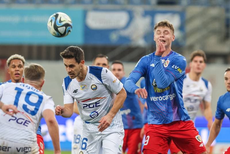 Football. PKO BP Ekstraklasa. Piast Gliwice - Stal Mielec. 18.12.2023