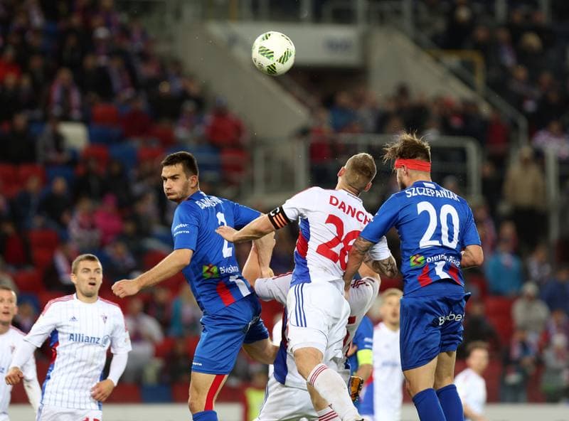 Football. Ekstraklasa. Gornik Zabrze - Podbeskidzie Bielsko-Biala. 20.04.2016