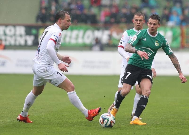 Football. I Liga. GKS Belchatow - Zaglebie Sosnowiec. 10.04.2016