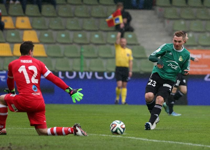 Football. I Liga. GKS Belchatow - Zaglebie Sosnowiec. 10.04.2016