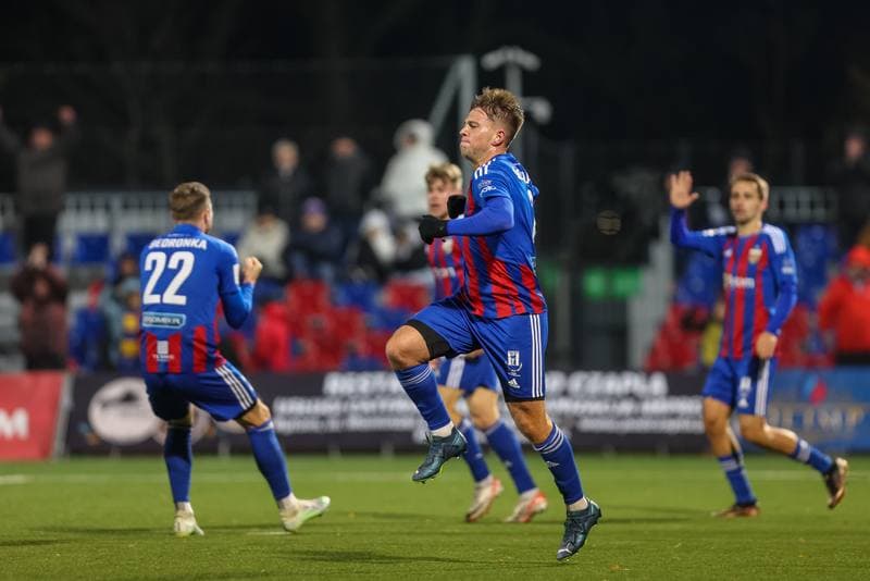 Football. II Liga. Polonia Bytom - Kotwica Kolobrzeg. 18.11.2023
