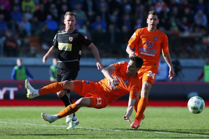 Football. PKO BP Ekstraklasa. Termalica Bruk-Bet Nieciecza - Korona Kielce. 02.04.2016