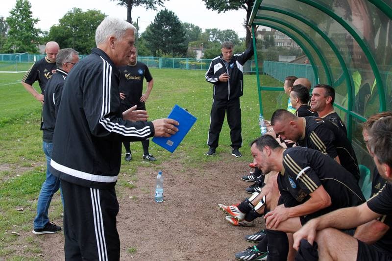 Football. Puchar Polski. AKS Mikolow - Reprezentacja Slaska Oldbojow. 16.08.2016