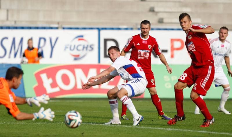 Football. PKO BP Ekstraklasa. Gornik Zabrze - Piast Gliwice. 01.12.2015
