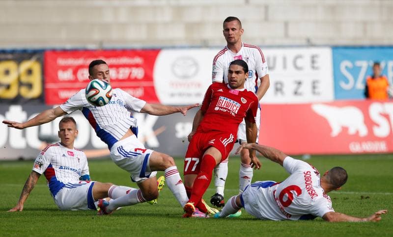 Football. PKO BP Ekstraklasa. Gornik Zabrze - Piast Gliwice. 01.12.2015