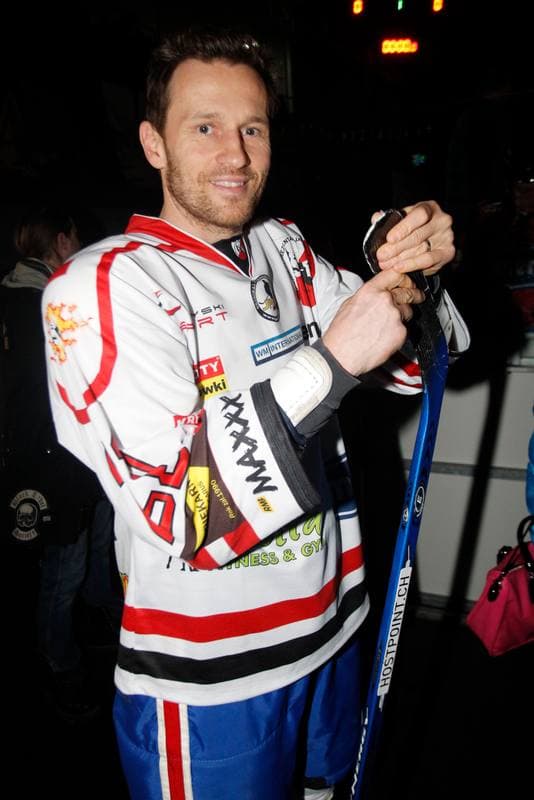 Ice Hockey. Hokej z Gwiazdami. Reprezentacja Hokejowa Artystow - Motorsportowcy. 18.01.2014