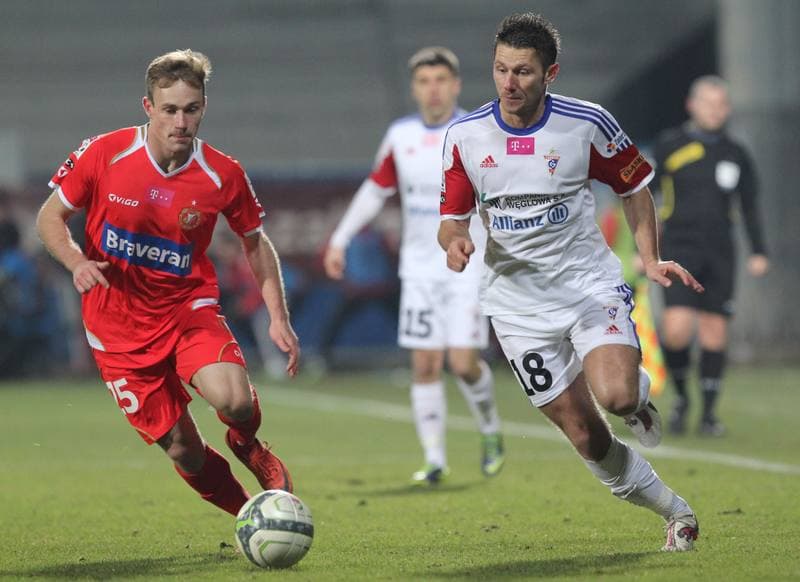 Football. T-Mobile Ekstraklasa. Gornik Zabrze - Widzew Lodz. 03.12.2013