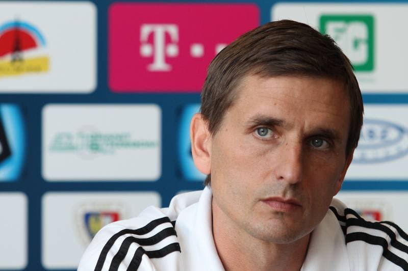 Football. Piast Gliwice. Press Conference. 04.10.2013