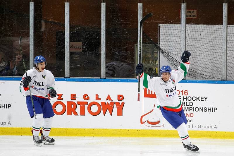 Ice Hockey. EIHC. France - Italy. 18.12.2015