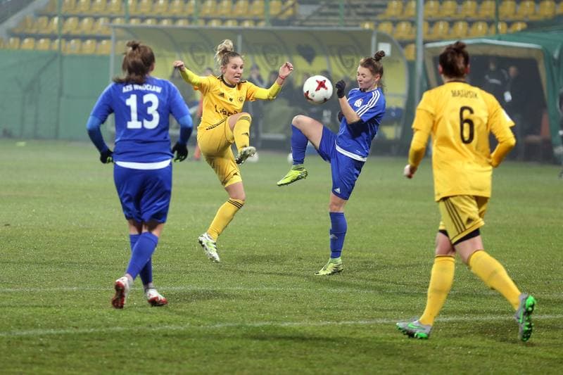 Football. Women's Polish Cup. GKS Katowice - AZS Wroclaw. 29.11.2017