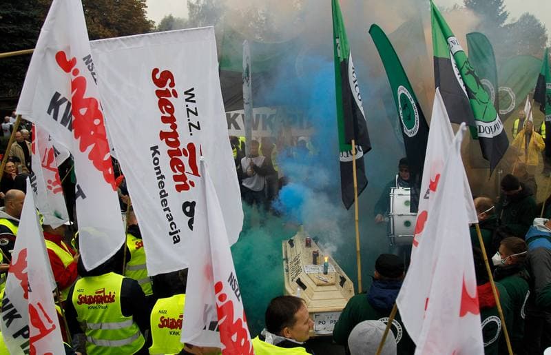 Manifestacja przed KWK Pokoj. Ruda Slaska. 13.10.2015