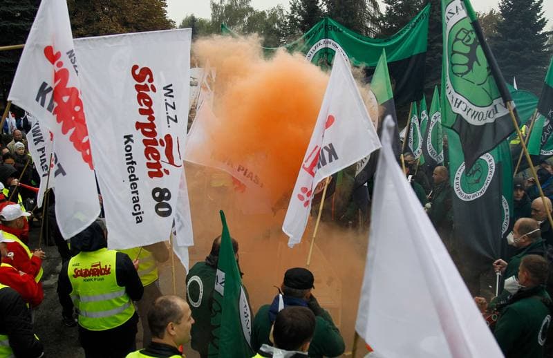 Manifestacja przed KWK Pokoj. Ruda Slaska. 13.10.2015