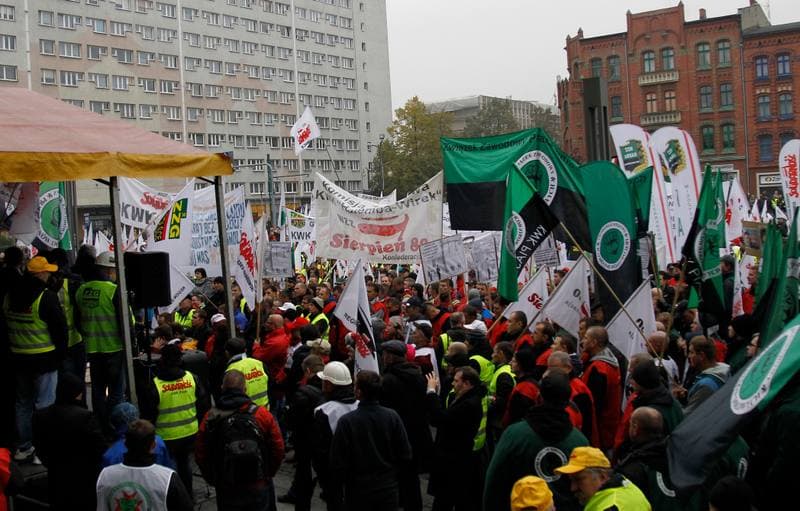Manifestacja przed KWK Pokoj. Ruda Slaska. 13.10.2015
